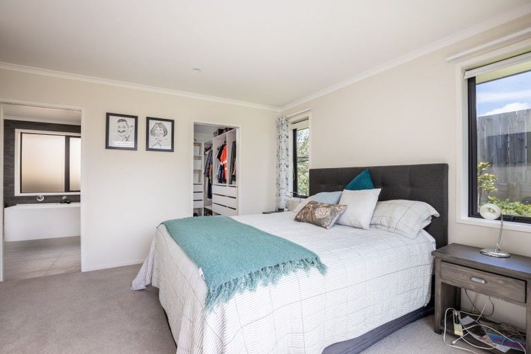 Photo of property in 12 Rehua Place, Waiwhakaiho, New Plymouth, 4312