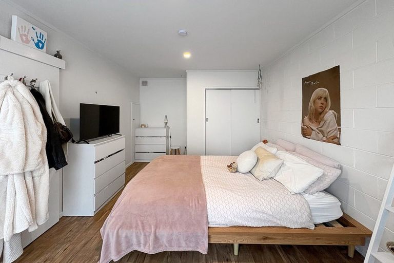 Photo of property in 48 Great North Road, Saint Johns Hill, Whanganui, 4500