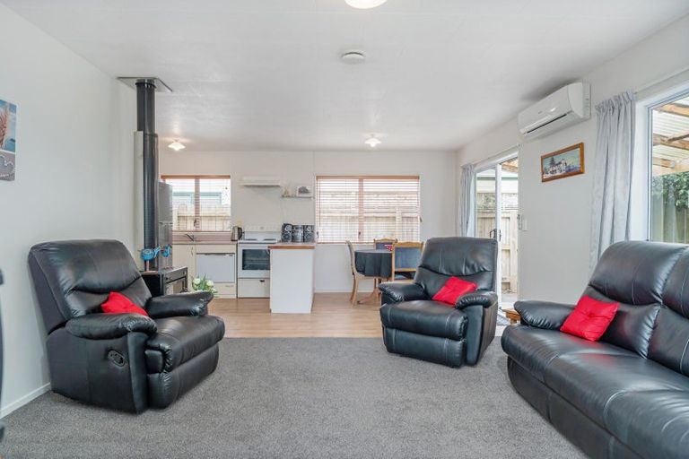 Photo of property in 8 Joan Gaskell Drive, Whitianga, 3510