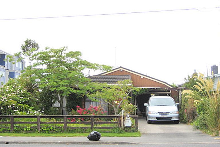 Photo of property in 20 Packe Street, Edgeware, Christchurch, 8013