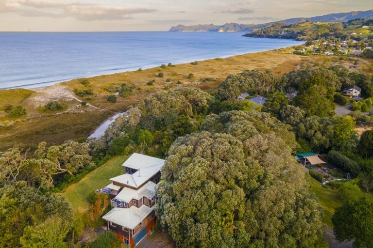 Photo of property in 679 Cove Road, Waipu, 0582