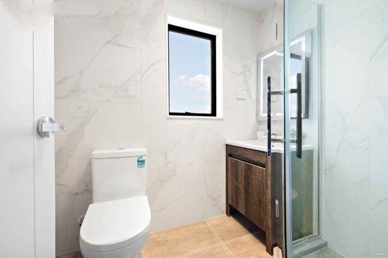 Photo of property in 59a Redwood Drive, Massey, Auckland, 0614