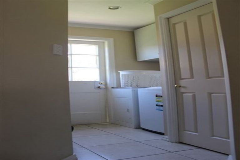 Photo of property in 73 Broadway, Picton, 7220