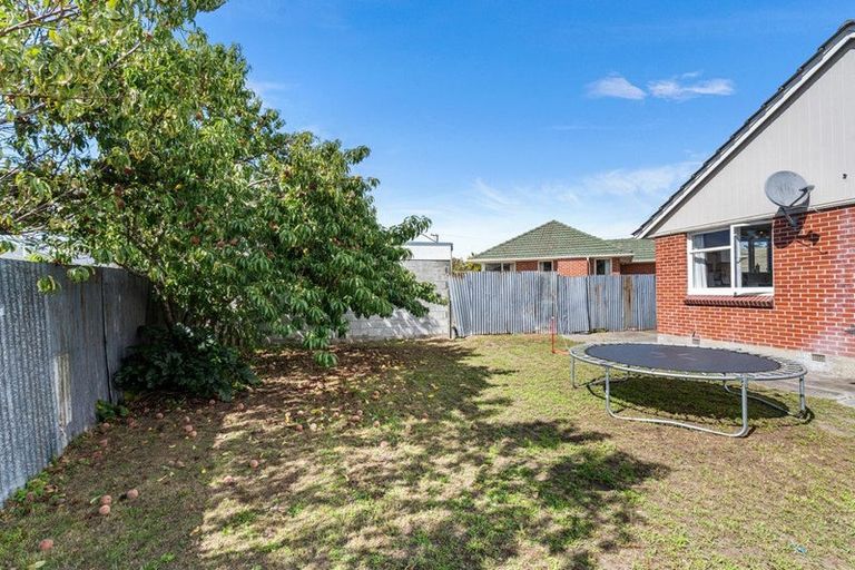 Photo of property in 35 Ontario Place, Wainoni, Christchurch, 8061