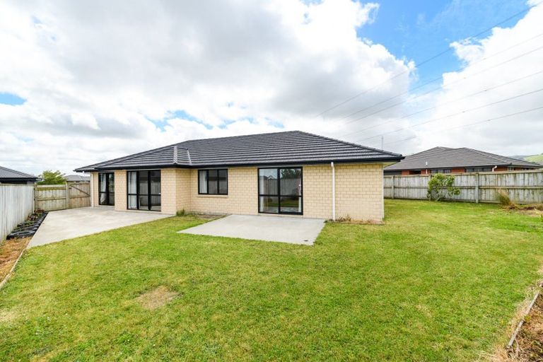 Photo of property in 12 Gibraltar Way, Fitzherbert, Palmerston North, 4410
