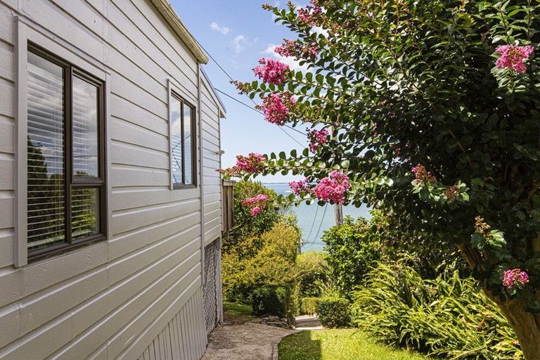 Photo of property in 128 Beach Road, Onerahi, Whangarei, 0110