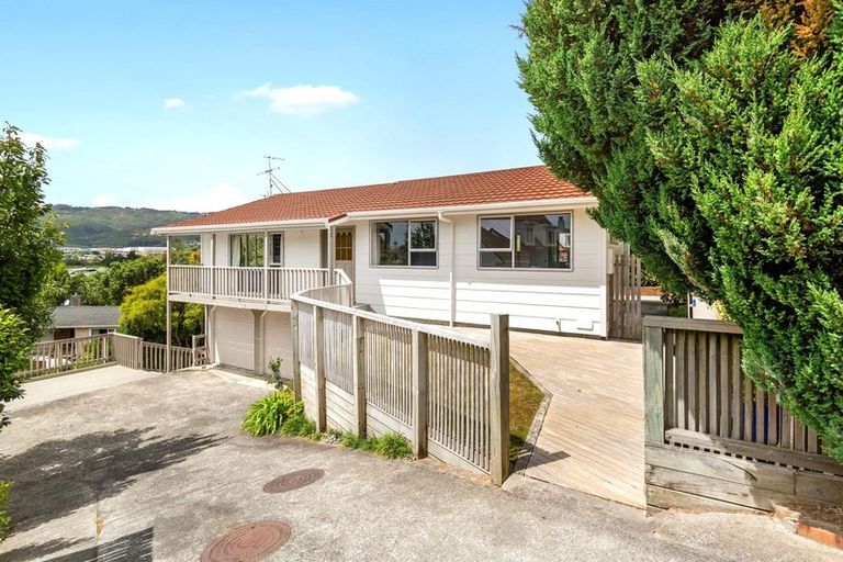 Photo of property in 58a Oriel Avenue, Tawa, Wellington, 5028