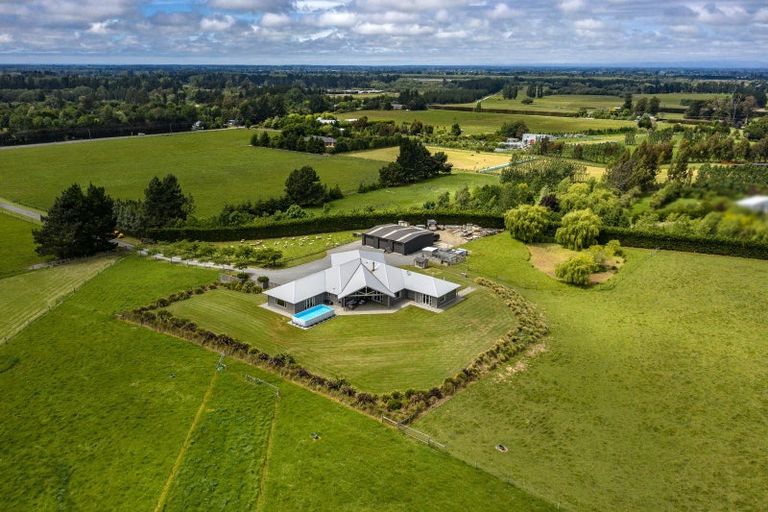 Photo of property in 61 Loburn Whiterock Road, Loburn, Rangiora, 7472