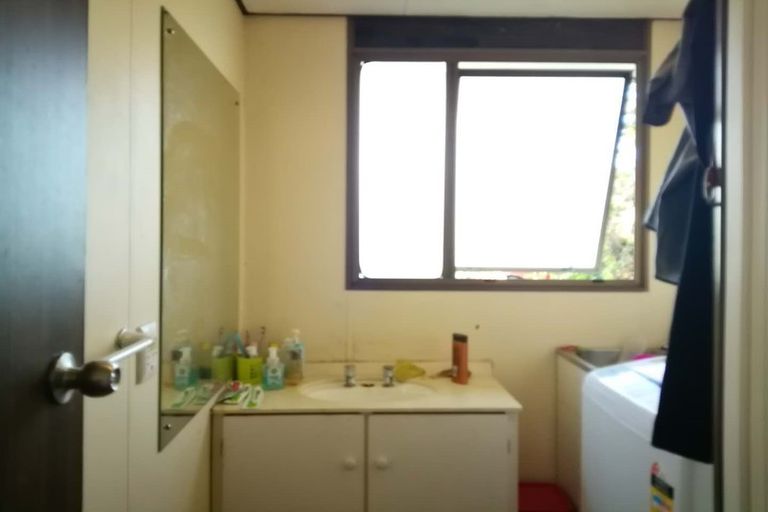 Photo of property in 5 Rosedale Road, Pinehill, Auckland, 0632