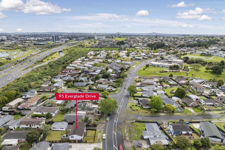 Photo of property in 95 Everglade Drive, Totara Heights, Auckland, 2105