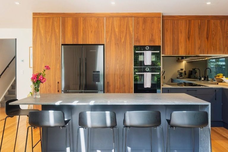 Photo of property in 11 Westbourne Road, Murrays Bay, Auckland, 0630