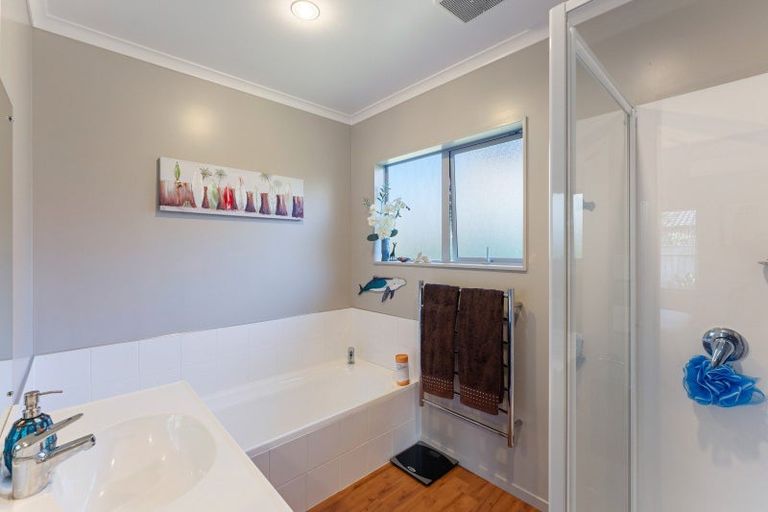 Photo of property in 5 Byron Brown Place, Otaki Beach, Otaki, 5512