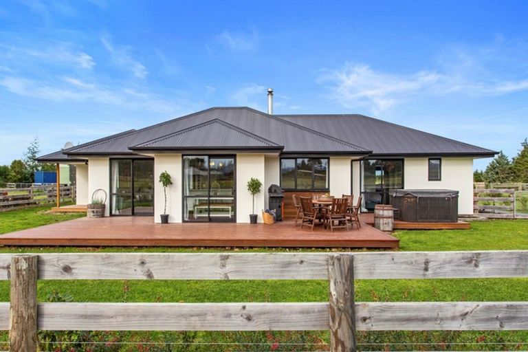 Photo of property in 174 Swamp Road, Loburn, Rangiora, 7472