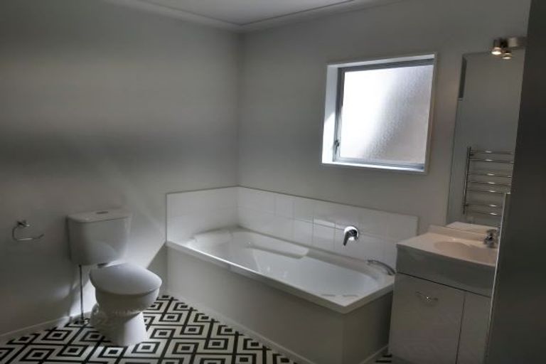 Photo of property in 7d Marjory Close, Broadmeadows, Wellington, 6035