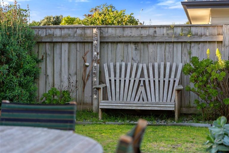 Photo of property in 5 Byron Brown Place, Otaki Beach, Otaki, 5512