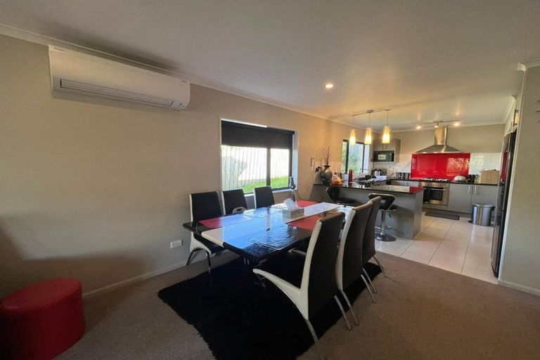 Photo of property in 19a Kelwyn Road, Kelston, Auckland, 0602