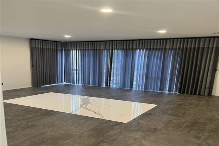 Photo of property in 5 Wyon Way, Flat Bush, Auckland, 2016