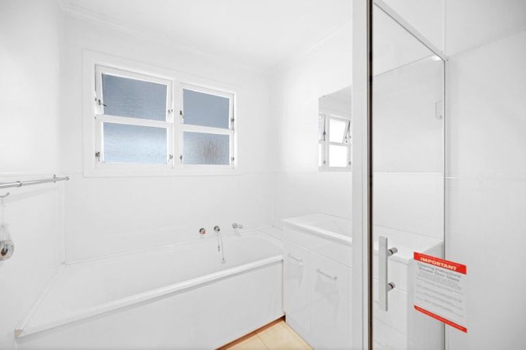 Photo of property in 2 Guy Place, Melville, Hamilton, 3206