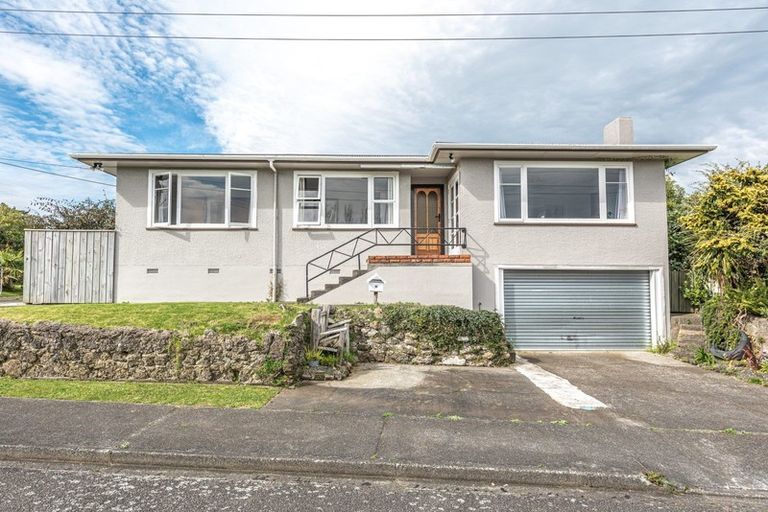 Photo of property in 13 East Way, Durie Hill, Whanganui, 4500