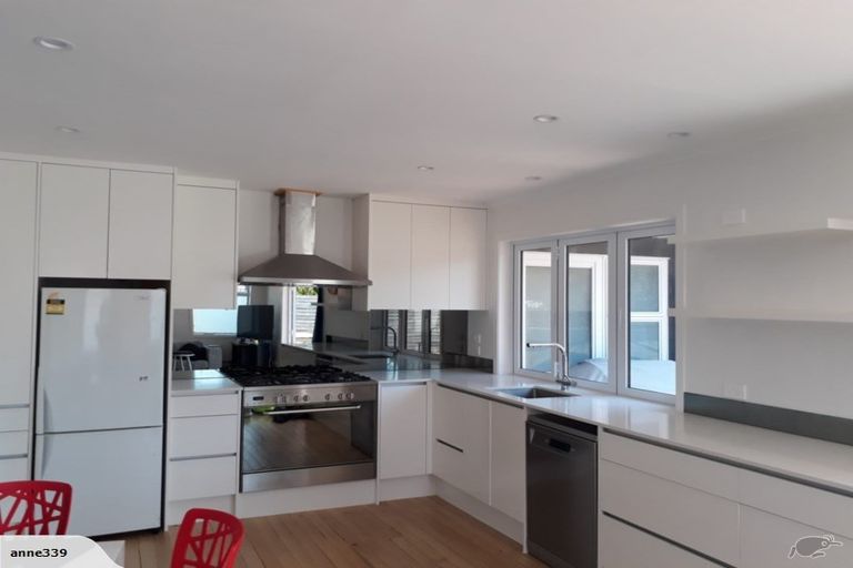 Photo of property in 29 Cassino Street, Bayswater, Auckland, 0622