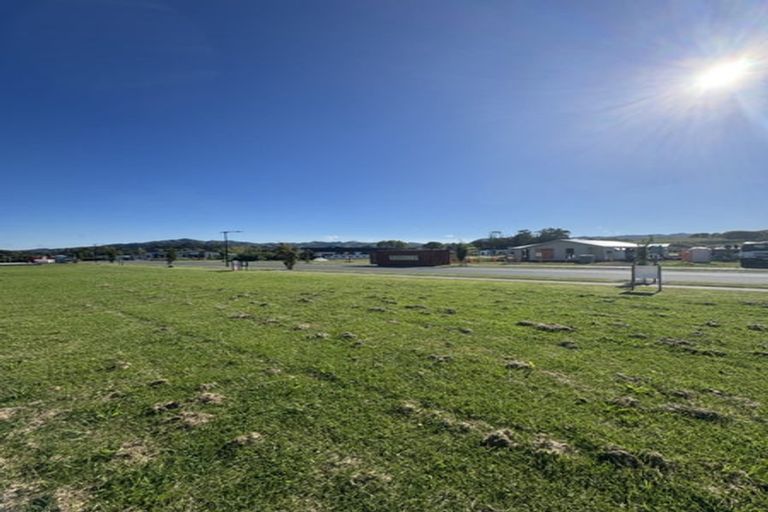 Photo of property in 26 Allan Avenue, Lytton West, 4071