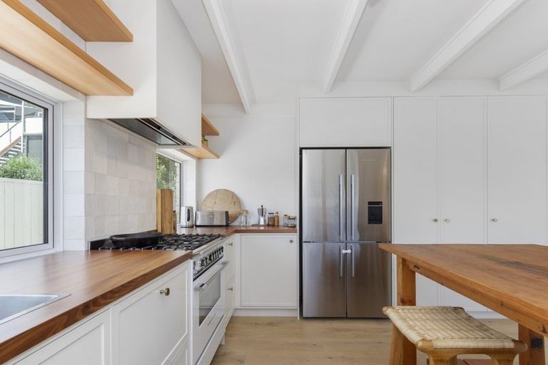 Photo of property in 86a Oceanview Road, Mount Maunganui, 3116