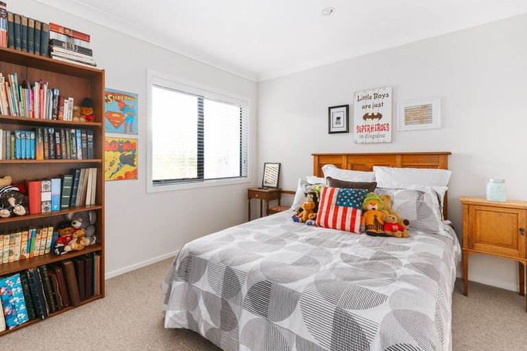 Photo of property in 16 Olive Close, Omokoroa, 3114