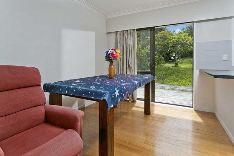 Photo of property in 7 Heather Place, Sunnynook, Auckland, 0620