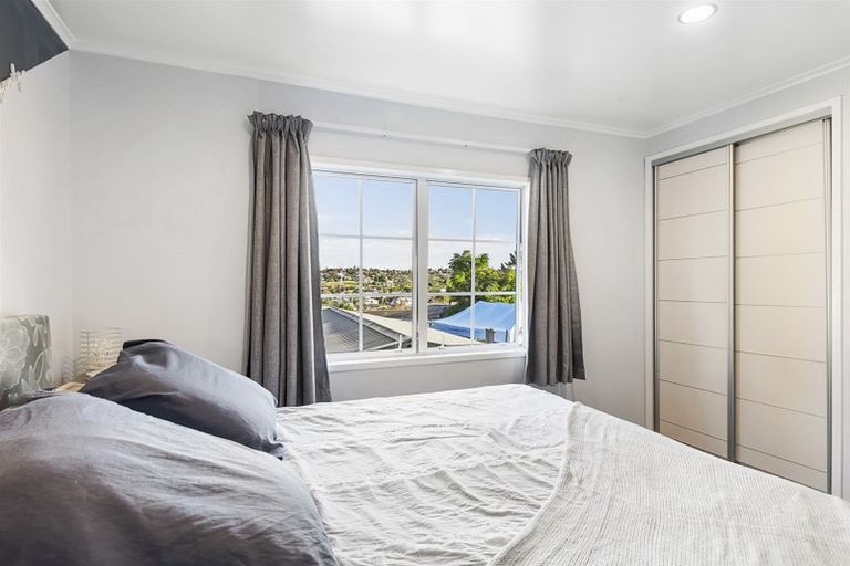 Photo of property in 44 Glenbervie Crescent, Massey, Auckland, 0614