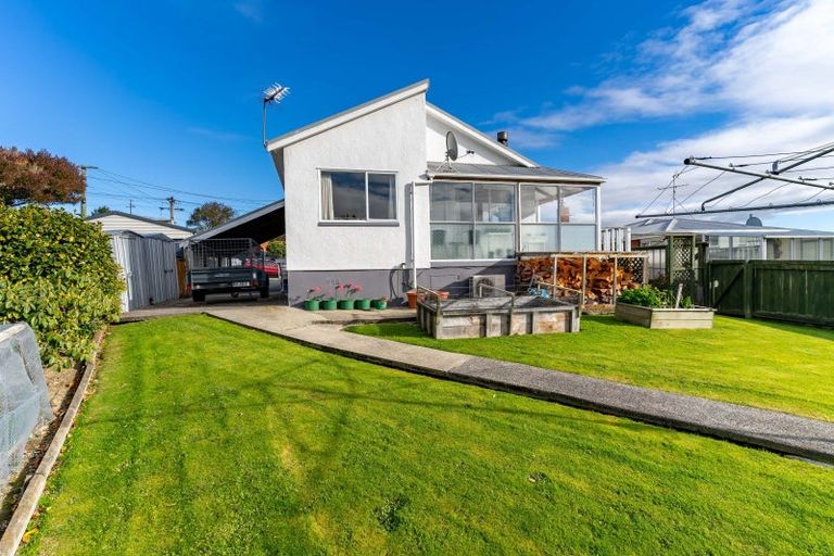 Photo of property in 22 Elwyn Crescent, Green Island, Dunedin, 9018
