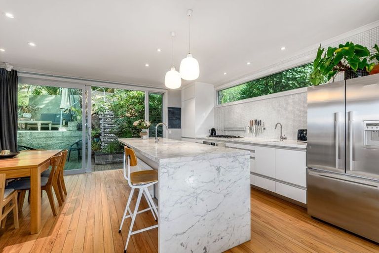 Photo of property in 114 Duncan Terrace, Kilbirnie, Wellington, 6022