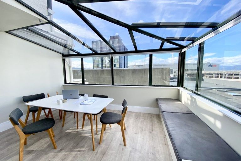 Photo of property in 16j Hobson Street, Thorndon, Wellington, 6011