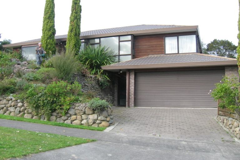 Photo of property in 1 Springdale Grove, Fitzherbert, Palmerston North, 4410