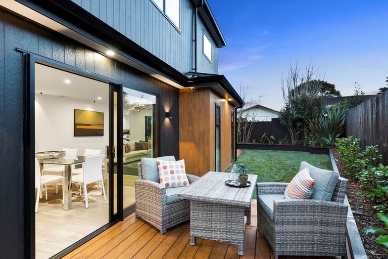 Photo of property in 7a Gambare Place, Wattle Downs, Auckland, 2103