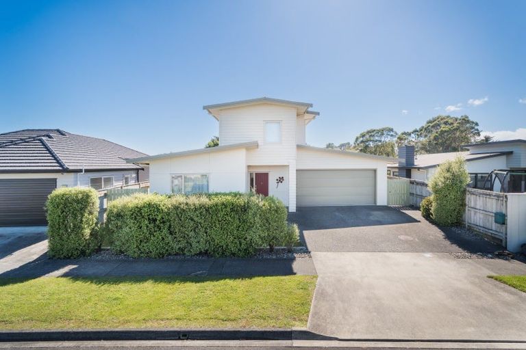 Photo of property in 6 Silkwood Place, Fitzherbert, Palmerston North, 4410