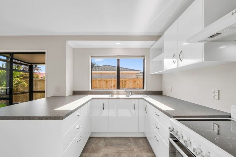 Photo of property in 28 Freyberg Street, Roslyn, Palmerston North, 4414