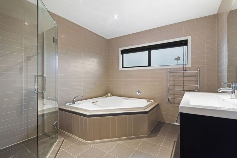 Photo of property in 25a Hastings Road, Mairangi Bay, Auckland, 0630