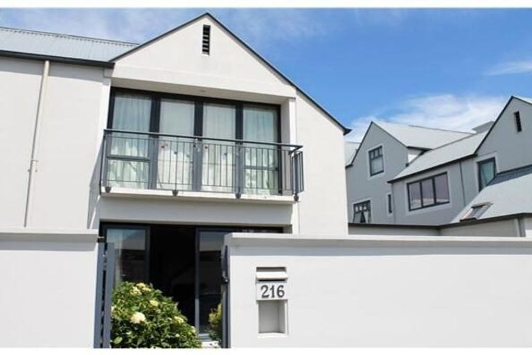 Photo of property in 216 Gloucester Street, Christchurch Central, Christchurch, 8011