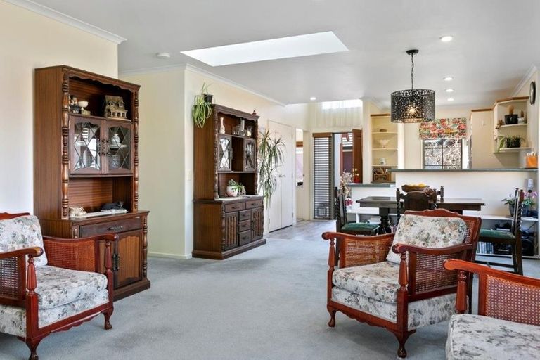 Photo of property in 33 Lakeridge Close, Rangatira Park, Taupo, 3330