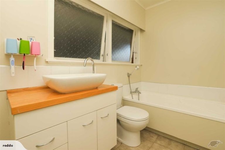 Photo of property in 46 Hooker Avenue, Chedworth, Hamilton, 3210