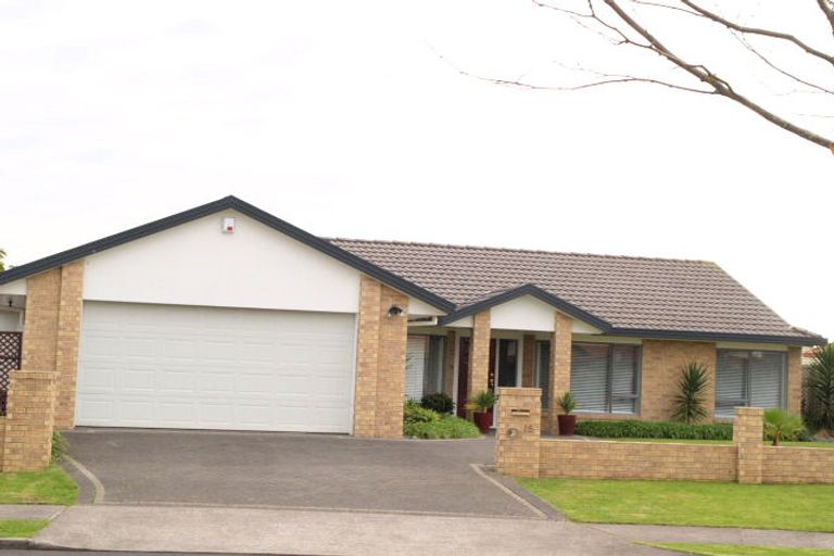 Photo of property in 15 Keswick Close, Northpark, Auckland, 2013