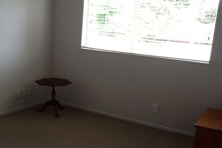 Photo of property in 41 Condor Place, Unsworth Heights, Auckland, 0632