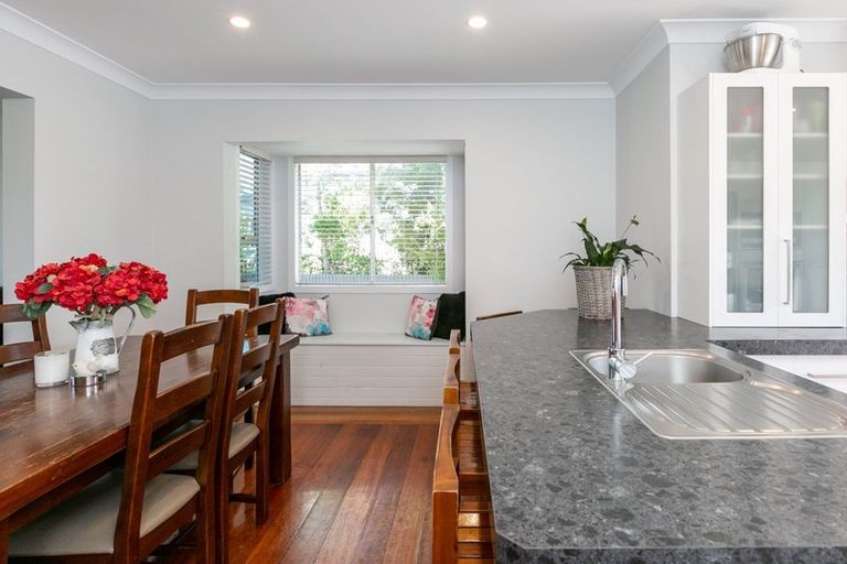 Photo of property in 1106 Caroline Road, Mayfair, Hastings, 4122