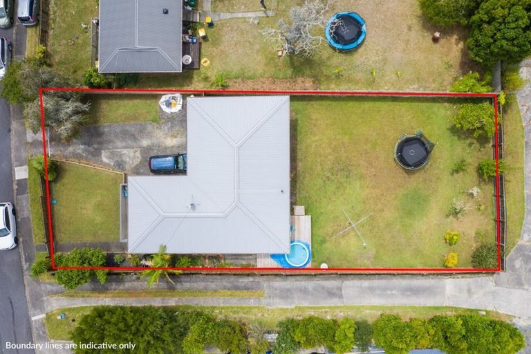 Photo of property in 25 Japonica Drive, Beach Haven, Auckland, 0626