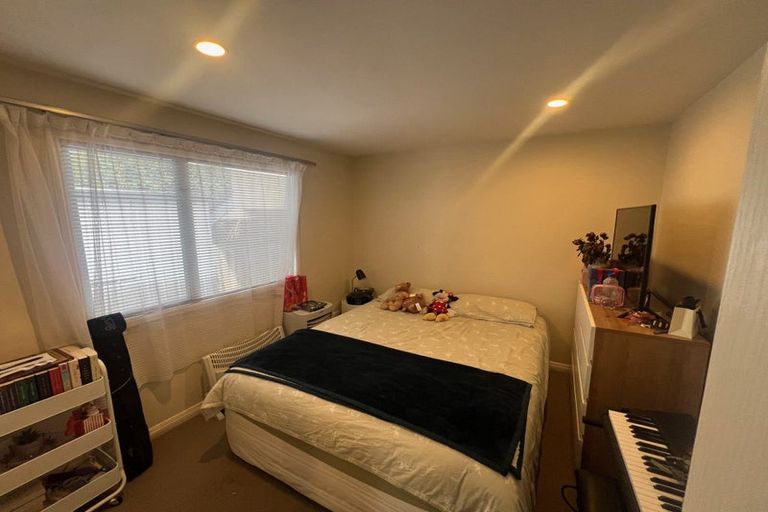 Photo of property in 19 East Coast Road, Milford, Auckland, 0620