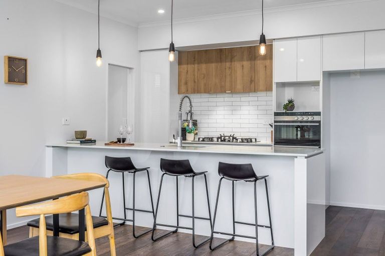 Photo of property in 19 Kukuwai Avenue, Red Beach, 0932