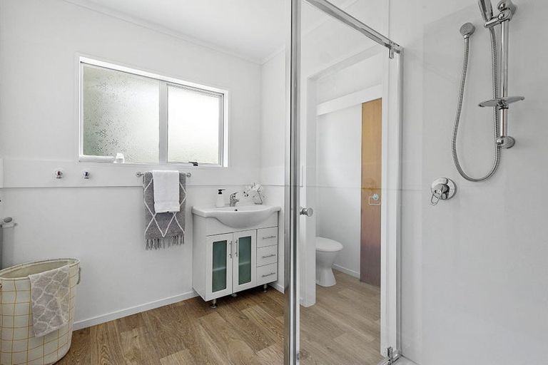 Photo of property in 77 Lake Crescent, Hamilton Lake, Hamilton, 3204