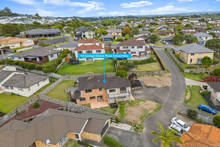 Photo of property in 92 George Deane Place, Greenhithe, Auckland, 0632