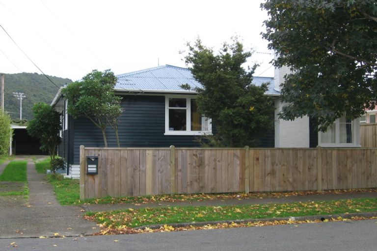 Photo of property in 21 Foster Street, Taita, Lower Hutt, 5011