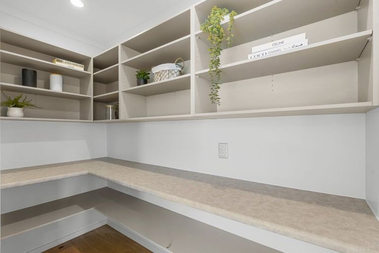 Photo of property in 21 Westpark Drive, Burnside, Christchurch, 8053